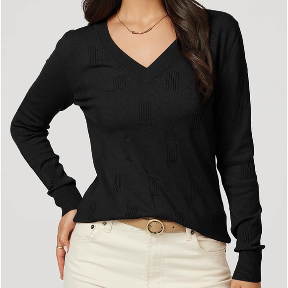 NWT black sweater - Picture 3 of 4